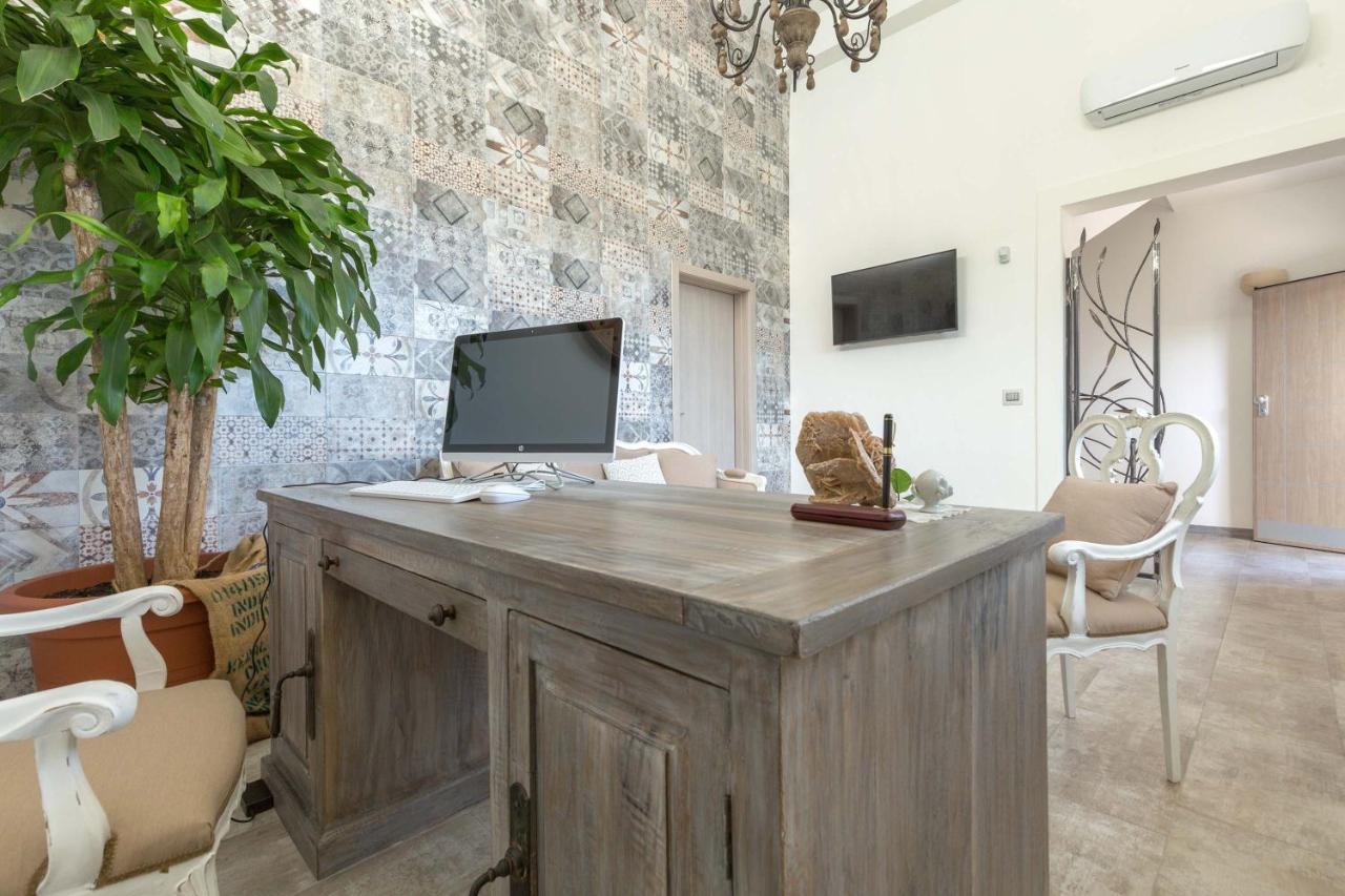B&B Le Radici Del Salento Luxury Rooms San Pancrazio Salentino Buitenkant foto