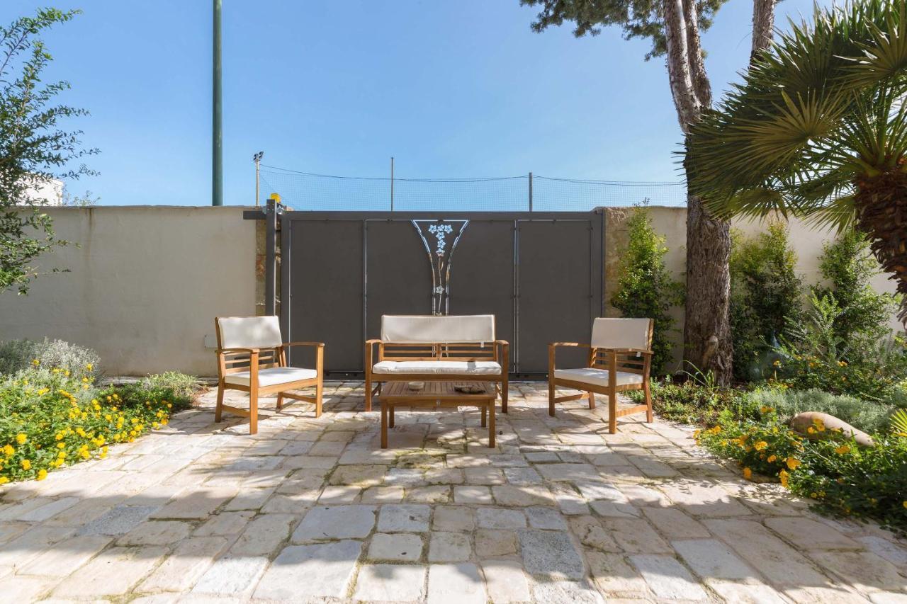 B&B Le Radici Del Salento Luxury Rooms San Pancrazio Salentino Buitenkant foto